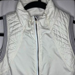 EUC older style lululemon cream / striped running vest SIZE 8